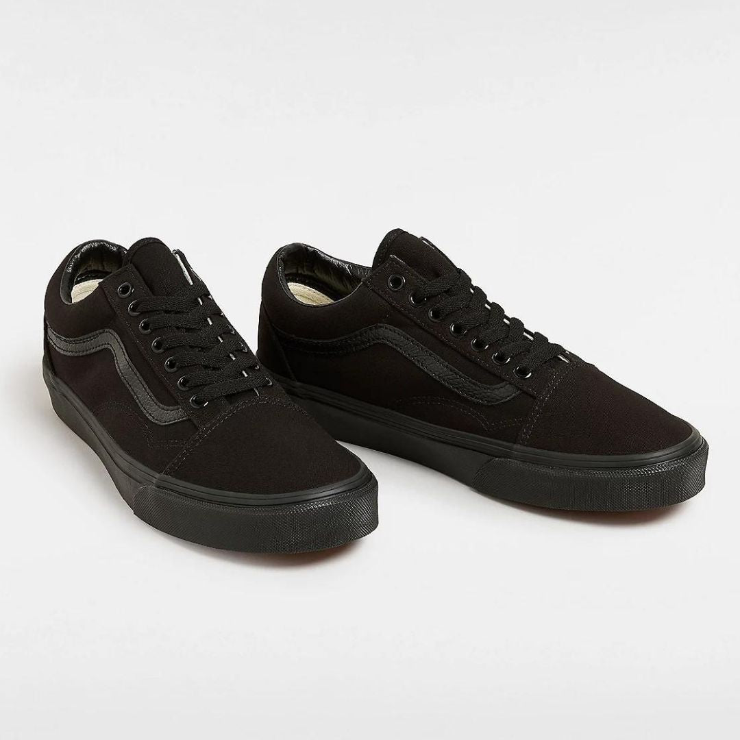 all black vans