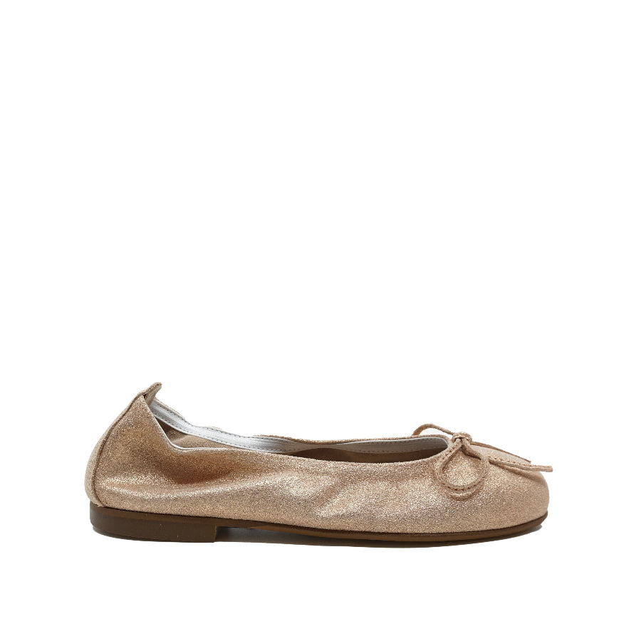 Roze ballerina's in leder van het merk ELI te verkrijgen bij www.septemberstories.be