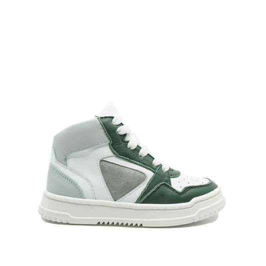 hoge witte leren sneakers met grijs en groene accenten