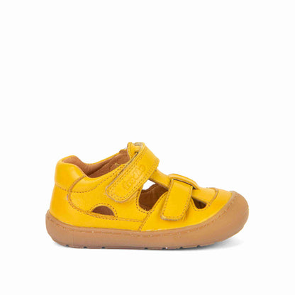 Gele sandaaltjes voor baby's