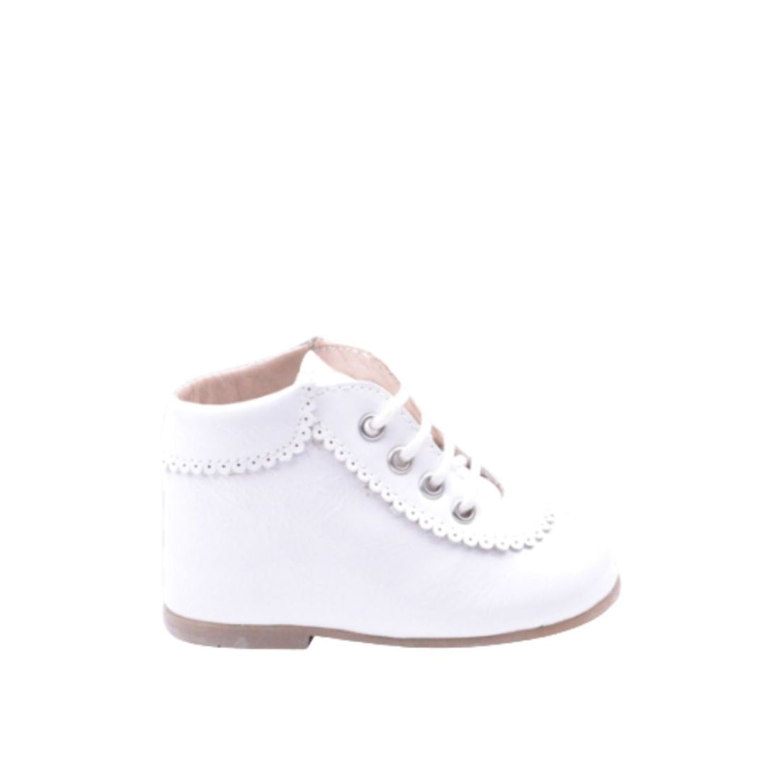 witte leren veterschoentjes in leder