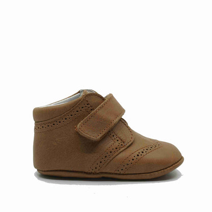 Babyschoentjes met velcro in soepel leder van het Spaanse merk Tricati