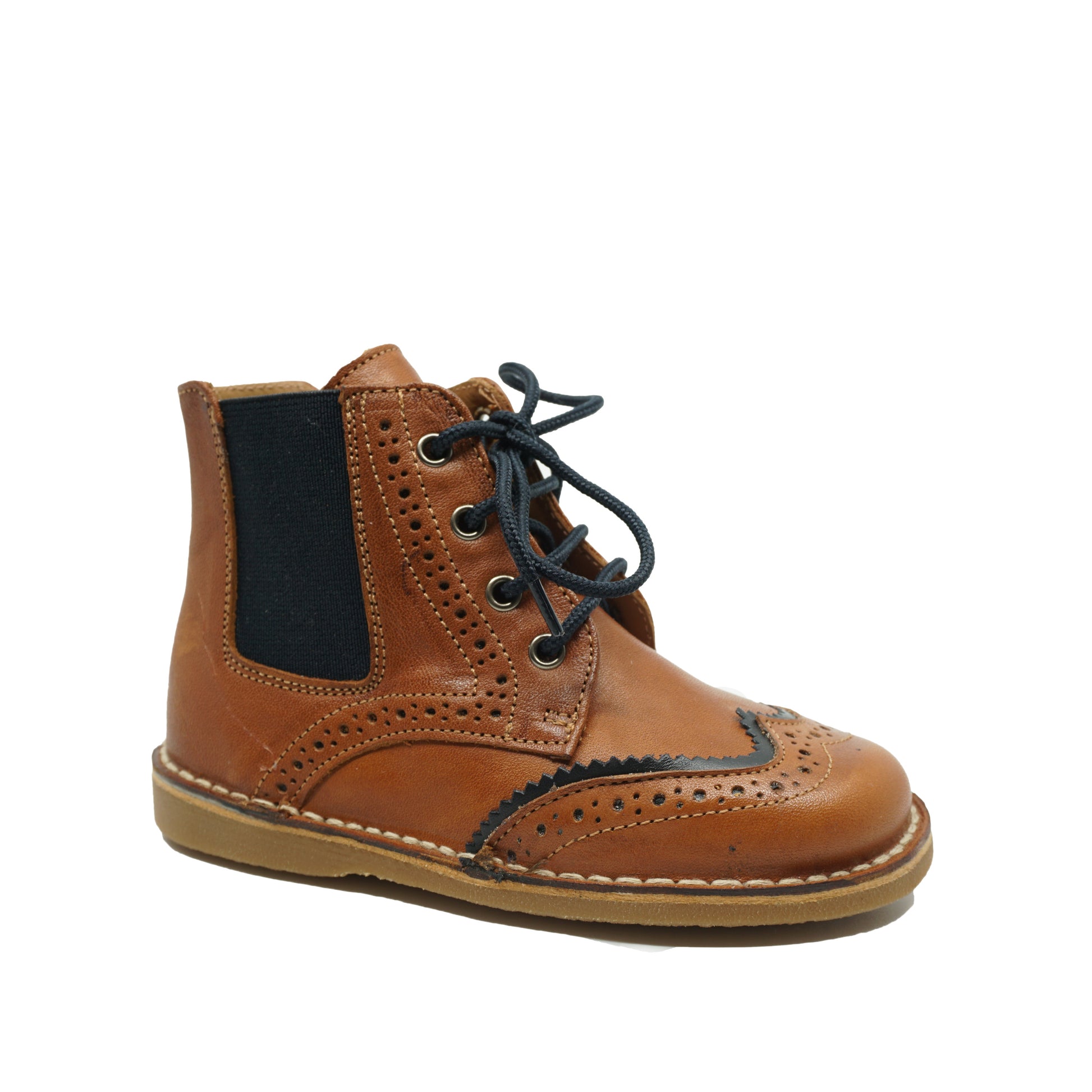 Bruine bottines in leder met donkerblauwe elastiek en rits aan de zijkant van het Spaanse merk Eli. www.septemberstories.be