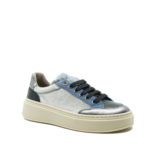jarrett lichtblauwe sneakers in leder en met fluweel